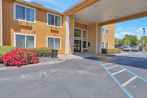 Quality Inn near Six Flags Discovery Kingdom - Napa Valley