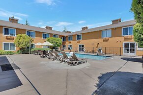 Quality Inn near Six Flags Discovery Kingdom - Napa Valley