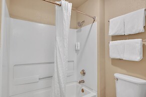 Quality Inn near Six Flags Discovery Kingdom - Napa Valley