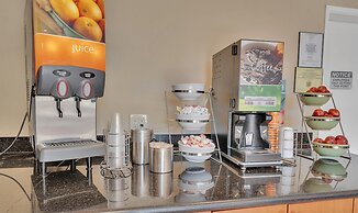 Quality Inn near Six Flags Discovery Kingdom - Napa Valley