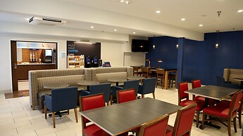 Holiday Inn Express Newberg - Wine Country by IHG