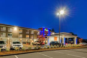 Holiday Inn Express Newberg - Wine Country by IHG
