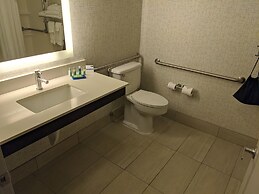 Holiday Inn Express Newberg - Wine Country by IHG