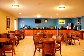 Days Inn & Suites by Wyndham Bloomington/Normal IL