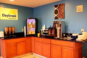 Days Inn & Suites by Wyndham Bloomington/Normal IL
