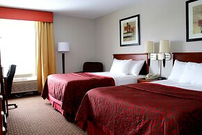 Days Inn & Suites by Wyndham Bloomington/Normal IL