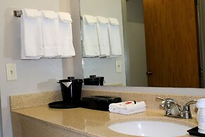 Days Inn & Suites by Wyndham Bloomington/Normal IL