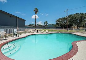 Econo Lodge Inn & Suites Fulton - Rockport