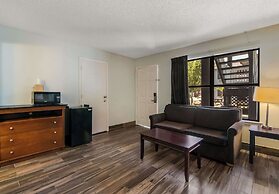 Econo Lodge Inn & Suites Fulton - Rockport