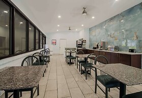 Econo Lodge Inn & Suites Fulton - Rockport