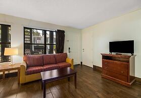 Econo Lodge Inn & Suites Fulton - Rockport