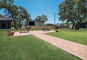 Econo Lodge Inn & Suites Fulton - Rockport