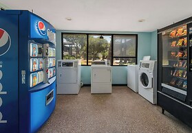 Econo Lodge Inn & Suites Fulton - Rockport