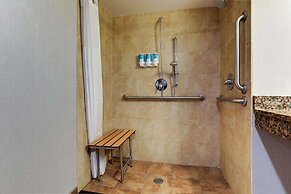 Drury Inn & Suites Phoenix Airport