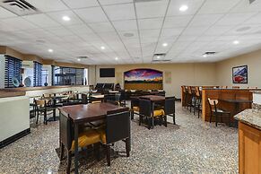 Drury Inn & Suites Phoenix Airport