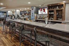 Courtyard By Marriott Vanderbilt-West End