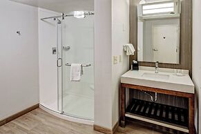 Courtyard By Marriott Vanderbilt-West End