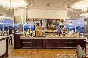 The Blue Waters Hotel