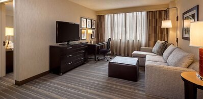 DoubleTree Suites by Hilton Minneapolis Downtown