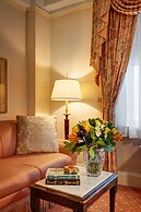 Hotel Elysee by Library Hotel Collection