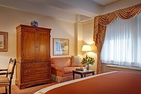 Hotel Elysee by Library Hotel Collection