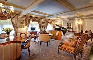 Hotel Elysee by Library Hotel Collection