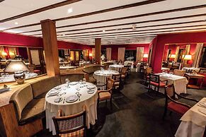 Las Hayas Resort Hotel