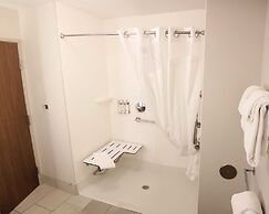 Holiday Inn Express And Suites Eau Claire West I-94 by IHG