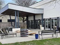 DoubleTree by Hilton Omaha Southwest