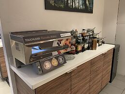 Best Western Plus Executive Suites