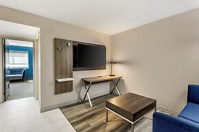 Holiday Inn Express Chicago-Downers Grove by IHG