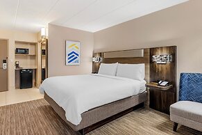 Holiday Inn Express Chicago-Downers Grove by IHG