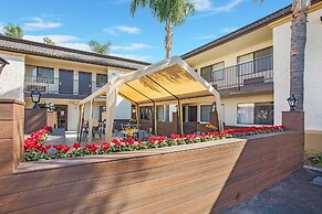 Stanford Inn & Suites Anaheim