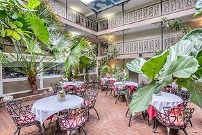 OYO Townhouse Tulsa Woodland Hills