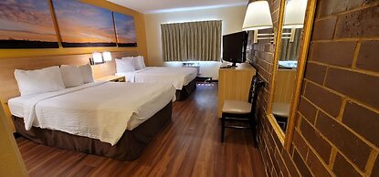 Days Inn by Wyndham Rockford I-90 Casino District