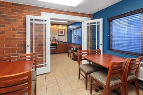 Days Inn by Wyndham Rockford I-90 Casino District