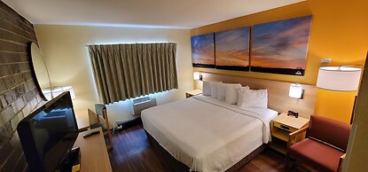 Days Inn by Wyndham Rockford I-90 Casino District