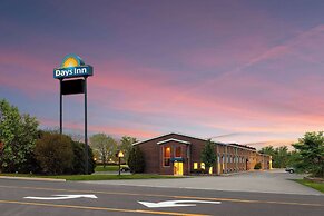 Days Inn by Wyndham Rockford I-90 Casino District