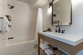 Best Western Plus Inn At The Vines