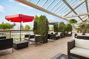 Coast Chilliwack Hotel by APA
