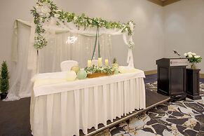 Coast Chilliwack Hotel by APA