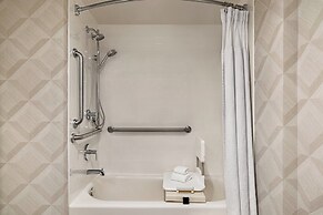 Crowne Plaza Louisville Airport Expo Ctr by IHG