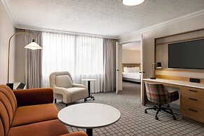Crowne Plaza Louisville Airport Expo Ctr by IHG
