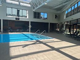 Crowne Plaza Louisville Airport Expo Ctr by IHG