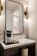 Crowne Plaza Louisville Airport Expo Ctr by IHG