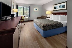 Days Inn by Wyndham Iron Mountain