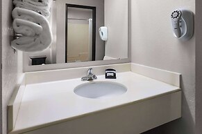 Days Inn by Wyndham Iron Mountain