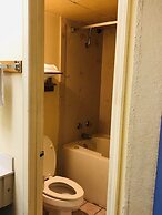 Executive Inn & Suites