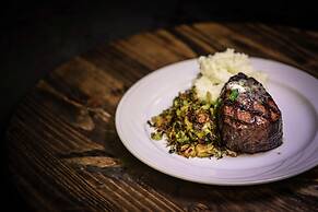 DoubleTree by Hilton Jamestown