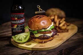 DoubleTree by Hilton Jamestown